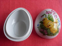 3061-4-eggs-handpainted-chicks-top