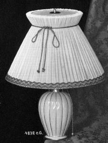 4838/eG Vase Style Lamp