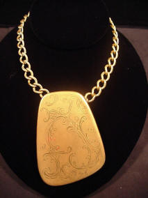 640-misc-gold-pendant