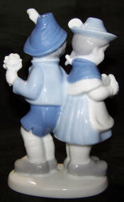 7017-couples-bavarian-pair-back view