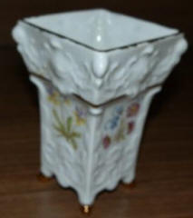 8057 footed square vase