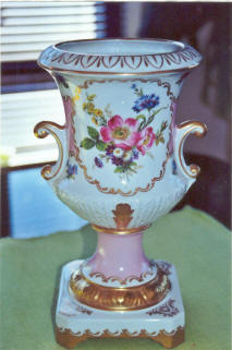 Gerold Porzellan Floral Urn Side 1